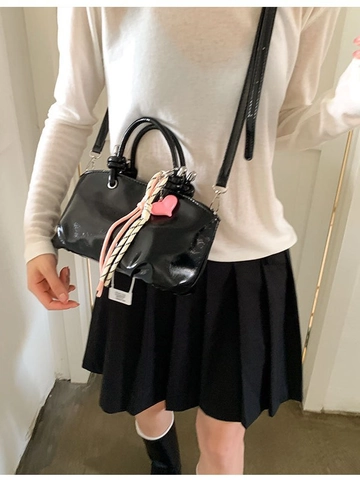 Bolso Boston de Cuero PU para Mujer Bolso de Mano Minimalista Casual Color Sólido Con Colgante de Corazón Cuerda Trenzada