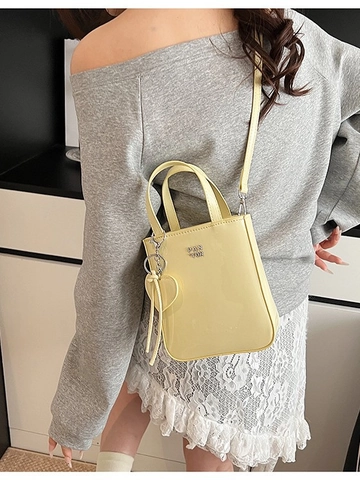 Damen Glänzende PU Leder Mini Handtasche Mit Herzanhänger Minimalistische Vielseitige Umhängetasche Beuteltasche Handy Tasche Top Griff Tasche