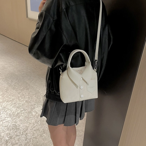 Petit Sac Bandoulière Créatif en Cuir PU Forme de Chemise pour Femmes Urbain Minimaliste Couleur Unie Sac à Main Sac à Épaule