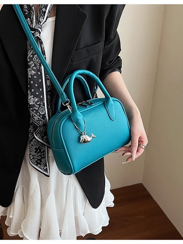 Sac à Épaule en Cuir PU Minimaliste Motif Litchi pour Femmes Sac Bandoulière avec Pendentif Baleine en Métal Sac Cabas avec Fermeture Éclair