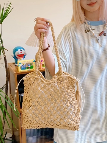 Large Capacity Straw Woven Tote Bag For Women Summer Vacation Hollow Mesh Shoulder Bag Artistic Tassel Straw Bag With Inner Pocket