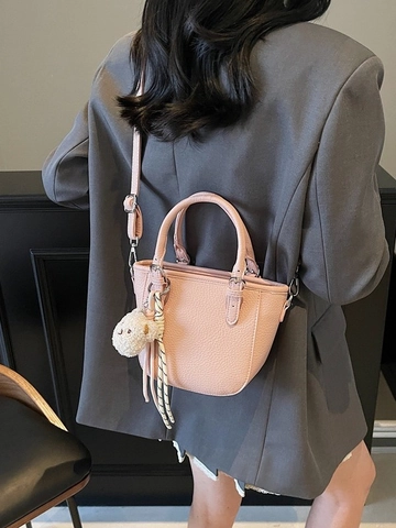 Women Minimalist PU Lychee Grain Bucket Bag Fashion Stitching Crossbody Shoulder Bag With Bear Pendant Small Commuting Handbag