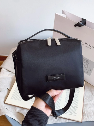 Women Fashion Nylon Square Crossbody Bag Lightweight Versatile Shoulder Handbag With Zipper Closure For Daily Use