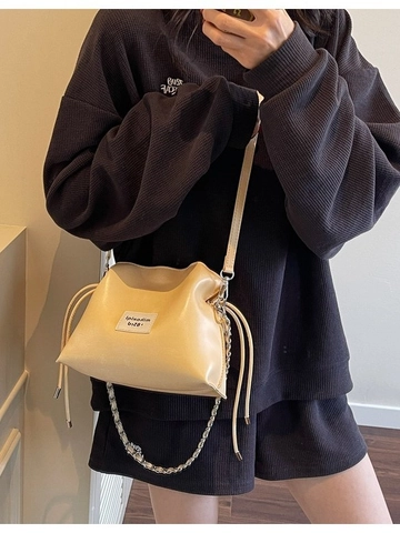 Borsa a Secchiello da Donna in Pelle PU Borsa a Tracolla Con Coulisse e Tracolla a Catena in Metallo Piccola Borsa Quotidiana Minimalista