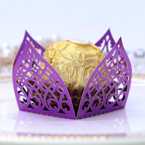 Laser Cut Hollow Chocolate Candy Box European Pattern Mirror Pearl Paper Favor Box For Wedding Birthday Party Celebration Decoration