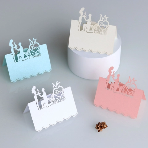 Marque-place Mariage Découpe Laser Papier Nacré Cœur Papillon Couple Conception pour Mariage Fiançailles Décor de Table