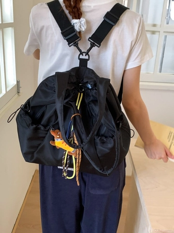 Waterproof Nylon Drawstring Backpack For Women Fashion Lightweight Large Capacity Tote Bag With Cute Dog Charm Travel Shoulder Bag