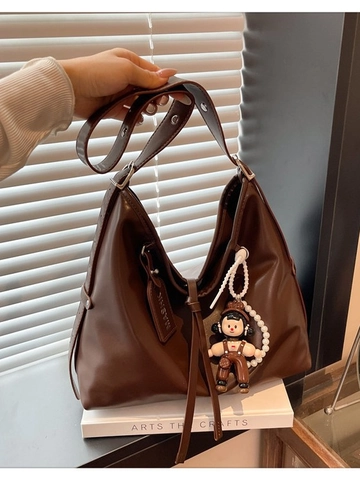 Sac à Bandoulière Hobo en Cuir PU pour Femme de Grande Capacité Sac Cabas de Mode avec Accessoire de Pendentif de Dessin Animé