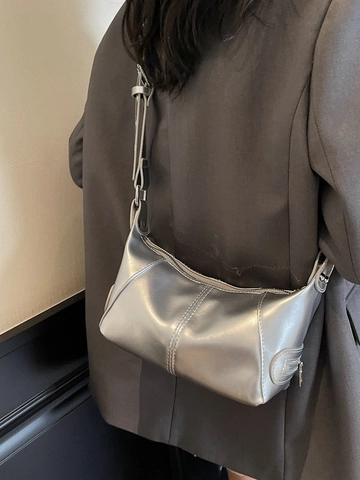 Sac Hobo Tendance en Cuir PU Brillant pour Femmes Sac d'Épaule Sous le Bras Argent Métallique Avec Bandoulière à Oeillets