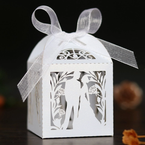 Laser Cut Wedding Candy Box Pearl Paper Hollow Bride Groom Silhouette Party Favor Boxes With Ribbon For Wedding Baptism
