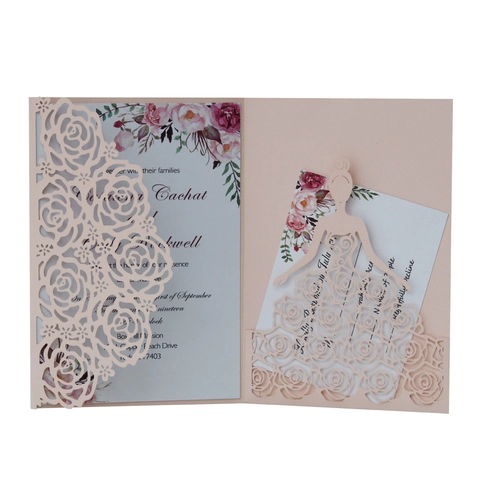 Eleganti Inviti al Laser con Rose e Buste e Fogli Interni Floreali per Matrimoni Compleanno Festa di Quinceanera Decorazione