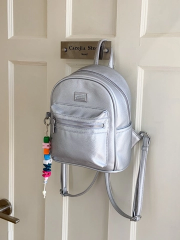 Sac à Dos Mini en Cuir PU Motif Litchi pour Femmes Grande Capacité Décontracté Voyage École Navettage Sac Avec Pendentif Alphabet