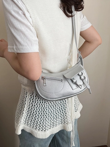 Sac Bandoulière Demi-Lune en Cuir PU Galet pour Femmes Quincaillerie Argentée Style Moto Sac à Épaule Dumpling Mode