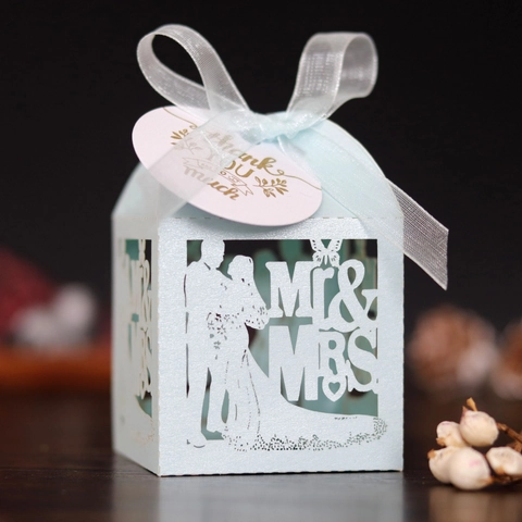 Mr & Mrs Laserschnitt Hochzeit Süßigkeitenbox Braut Bräutigam Silhouette Perlmuttpapier Geschenkbox Mit Band Hellblau