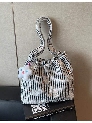 Sac Seau en Nylon Rayé pour Femmes Grande Capacité Sac à Bandoulière Cordon de Serrage Mode Décontractée avec Pendentif Mignon