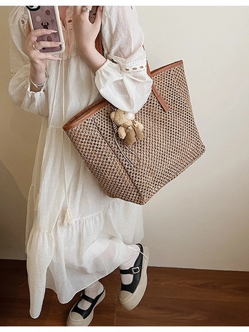 Large Capacity Straw Woven Tote Bag For Women Summer Beach Vacation Shoulder Bag With Bear Pendant Straw Handbag