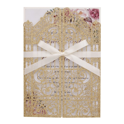 Invito Matrimonio Taglio Laser Stile Europeo Carta Luccicante Design Porta Svuotata Con Fiocco in Raso e Pagina Interna Floreale