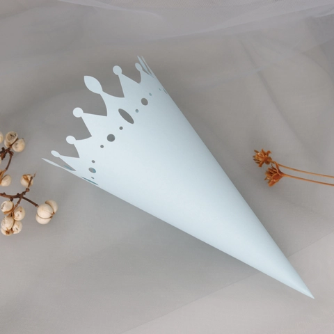 Hollow Crown Laser Cut Paper Flower Confetti Cones For Wedding Party Decorations DIY Petal Candy Packaging Paper Cones