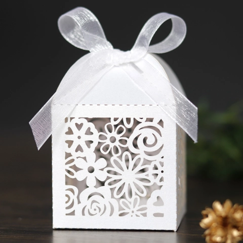 European Laser Cut Hollow Flower Heart Favor Box Paper Candy Box With Satin Ribbon Bow For Wedding Party Celebration Gift