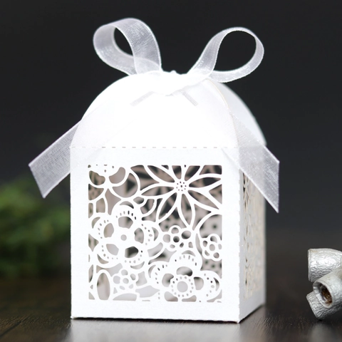 Laser Cut Hollow Wedding Favor Candy Box Elegant Floral Pattern Pearl Paper Gift Box With Ribbon For Party Engagement