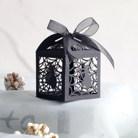 Halloween Ragnatela Taglio Laser Scatola di Caramelle Carta Nera Con Nastro per Bomboniera Decorazione Scatola Halloween