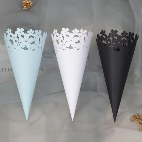 Coni per Coriandoli in Carta Intagliata al Laser a Fiori per Decorazioni Matrimonio Fai da Te per Lancio Petali Festa Sposa