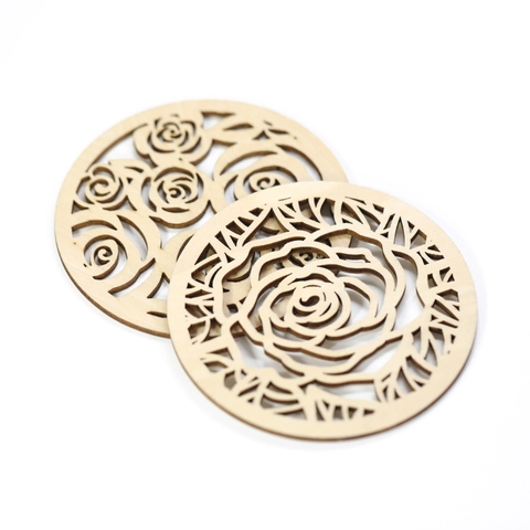 Dessous de Verre en Bois Motif Rose Creux Résistant à la Chaleur Set de Table Floral Découpe Laser pour Table à Manger