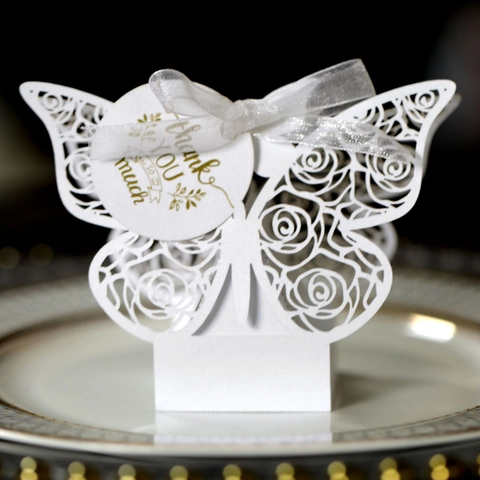 Laserschnitt Schmetterling Süßigkeitenschachtel Band Dankeschön Etikett Rose Muster Perlmuttpapier Geschenkbox Hochzeit Party