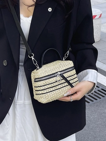 Handmade Woven Straw Crossbody Bag For Women Striped Box Shaped Summer Vacation Beach Shoulder Bag Minimalist Handbag