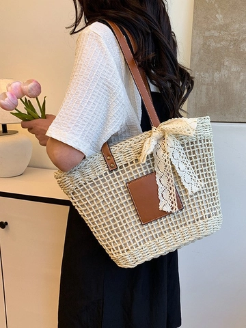 Sac Fourre-tout d'été en Paille Tressée pour Femmes Grande Capacité Sac à Bandoulière Avec Nœud en Dentelle et Patch en Cuir PU