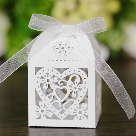 Heart Shaped Laser Cut Candy Box Artificial Pearl Paper Hollow Favor Gift Box With Ribbon For Wedding Party Decoration