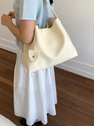 Bolso Tote de Cuero PU de Gran Capacidad para Mujer Patrón de Lichi Minimalista Bolso de Hombro Color Sólido Bolso de Cubo Con Colgante