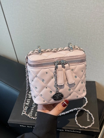 Mini Sac Bandoulière Femme en Cuir PU Matelassé Chaîne Strass Sac À Épaule Petit Carré Vanity Case Avec Pendentif Rose Élégant