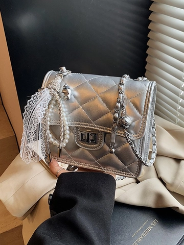 Sac Bandoulière Luxueux en Cuir PU Matelassé Avec Breloque Nœud en Perle Artificielle Chaîne Élégante Petit Sac Carré pour Femme