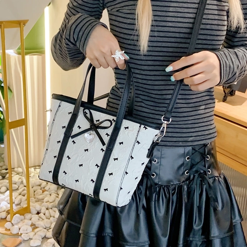 Borsa Tote Trapuntata con Fiocco Donna Grande Capacità Nylon Ciondolo a Cuore Borsa per Scuola Pendolarismo Dolce a Tracolla