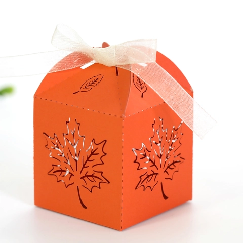 Laser Cut Maple Leaf Paper Candy Box For Thanksgiving Wedding Party Favor Gift Box Gold White Pink Hollow Chocolate Boxes