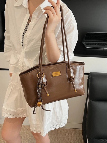 Vintage Glossy PU Leather Underarm Bag For Women Large Capacity Retro Tote Shoulder Bag With Pendant Niche Commuter Bag