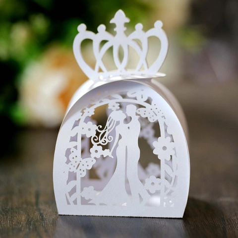 Romantica Scatola Bomboniera Matrimonio Taglio Laser Corona Sposa Sposo Silhouette Cavo Caramelle Regalo Carta Perlata Cioccolato Festa