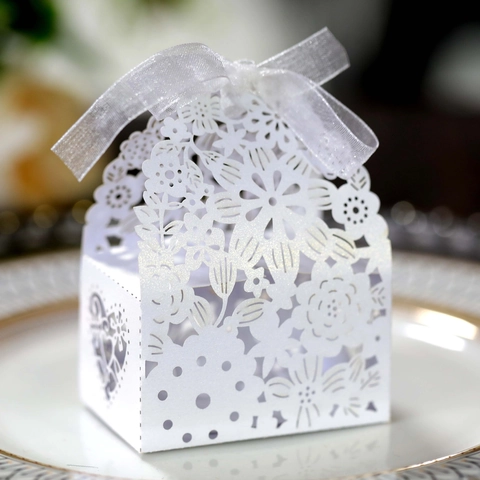 Romantische Laser-Geschnittene Blume Herz Schleife Hochzeit Gastgeschenk Box Süßigkeiten Schokoladen Geschenkbox Party Deko