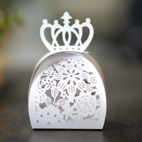 Boîte à Bonbons Découpée au Laser Couronne de Style Européen Boîte Cadeau en Papier Floral pour Mariage Fête Cadeau Emballage de Chocolat
