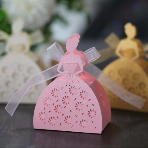 Elegante Lasergeschnittene Hochzeits-Geschenkbox Brautkleid Silhouette Hohl Perlglanzpapier Süßigkeitenbox Mit Band Für Hochzeitsfeiern