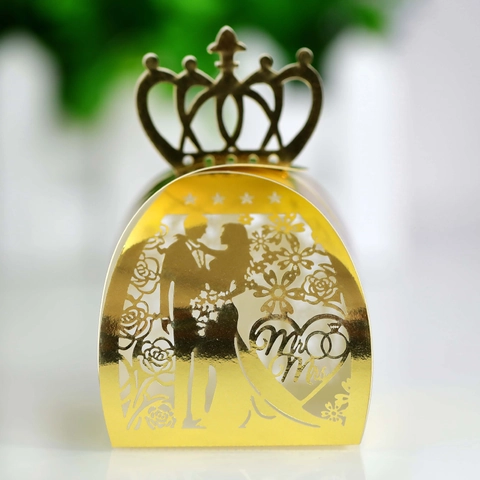 Elegant Crown Laser Cut Wedding Favor Box Pearlescent Paper Hollow Out Groom Bride Pattern Candy Chocolate Gift Packaging Box