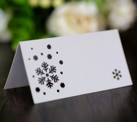 Tarjetas de Lugar de Navidad con Copos de Nieve Cortadas con Láser Elegantes Tarjetas de Nombre de Mesa de Papel Perlado para Boda Fiesta Banquete