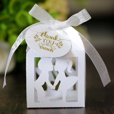 Scatola di Caramelle a Silhouette di Coppia Tagliata al Laser Con Nastro e Etichetta Thank You per Matrimonio Festa