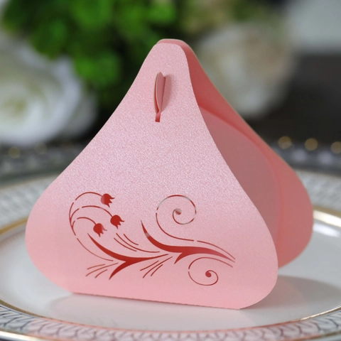 Laser Cut Tulip Flower Wedding Favor Candy Boxes Pearl Paper Triangular Gift Boxes For Valentine's Day Party Decoration