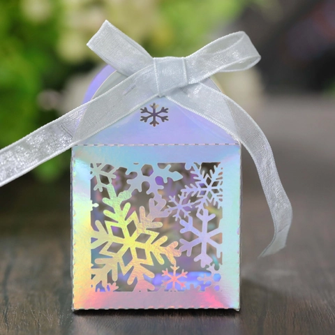 Laser Cut Snowflake Hollow Candy Box House Shaped Christmas Gift Box With Satin Ribbon Wedding Party Favor Treats Packaging