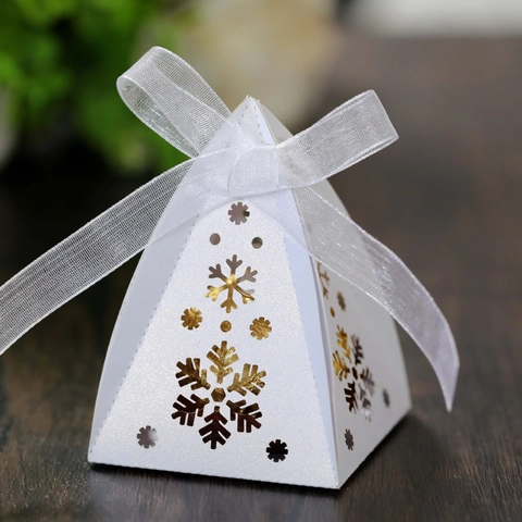 Elegante Sneeuwvlok Holle Bruiloft Snoepdoos Lint Piramide Papier Geschenkdoos Kerstmis Feest Chocolade Verpakkingsdoos