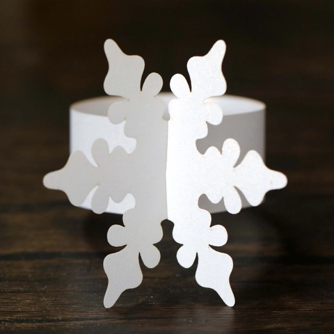 Snowflake Napkin Rings Laser Cut Pearl Paper Napkin Buckle Christmas Wedding Banquet Party Dining Table Decoration Accessories