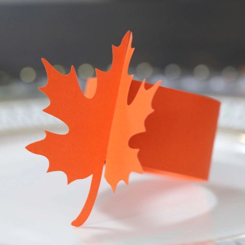 Portatovaglioli a Foglia di Acero Tagliati al Laser Fibbia per Tovaglioli in Carta Perlata per Decorazioni da Tavola di Matrimonio