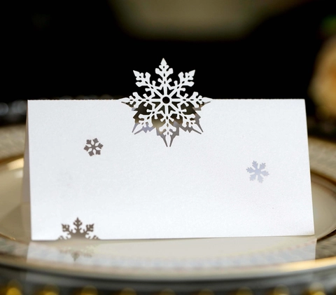 Segnaposti a Forma di Fiocco di Neve Tagliati al Laser Biglietti da Tavola Cavi in Carta Perlata Per Matrimonio di Natale Decorazione